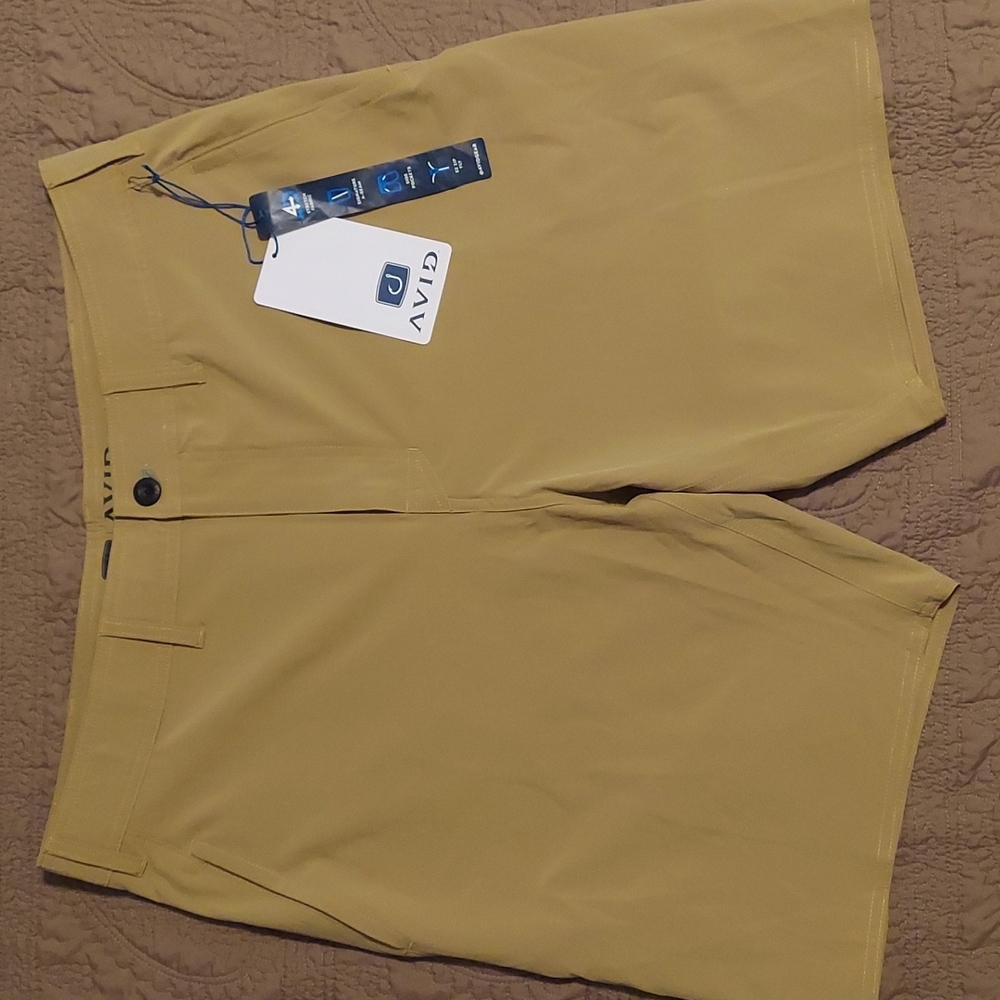NWT Avid hybrid shorts